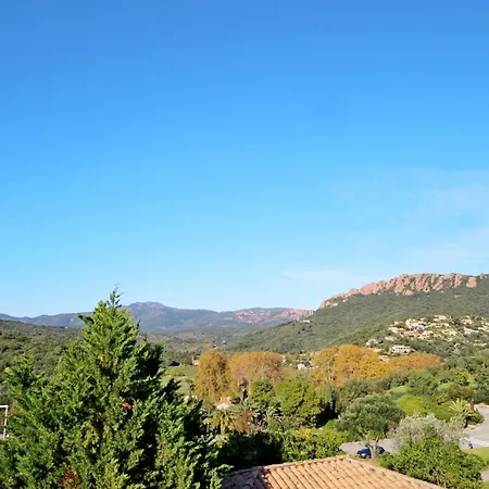 Apartamento Cap Esterel Village Superbe 2 Pieces Plein Centre Du Village Avec Solarium Et Balcon Vue Golf C7 388la